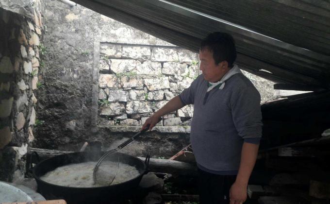 ཞབས་དྲུང་སྐུ་མཆོད།