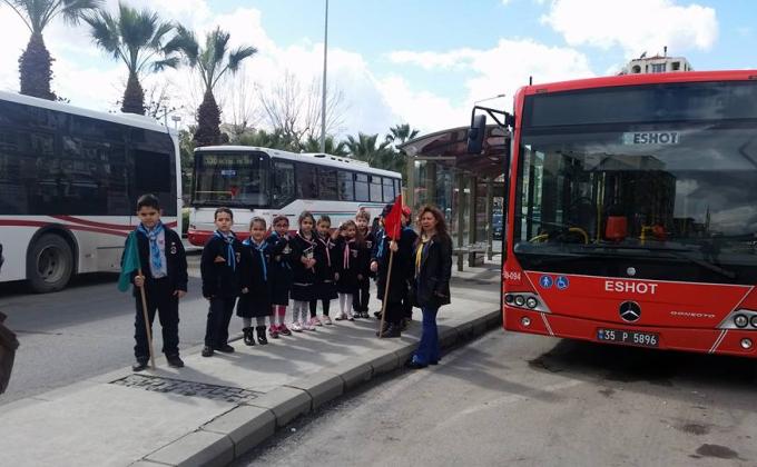 CAP : activity 01 / 10 : " USE PUBLIC TRANSPORT"