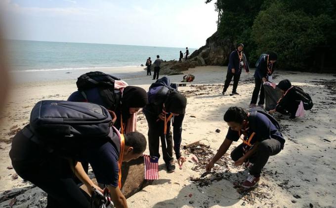 MERDEKA WALK & CLEAN UP THE WORLD 2017