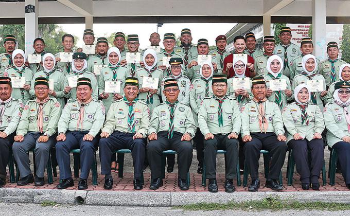 Scout leaders attend general information course