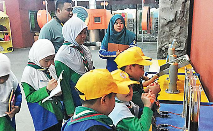 Visit enlivens Cub Scouts on STEM, OGDC