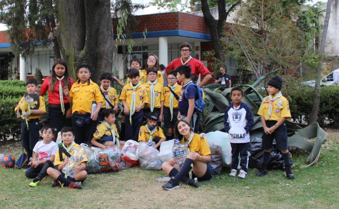 Recolección y reciclaje de PET 1 -  Manada de Lobatos Grupo 8 BJ