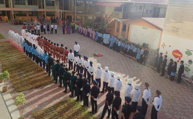 Perbarisan majlis persaraan pengetua SMJK Chung Hwa