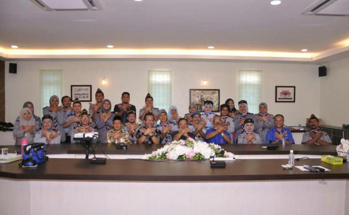 MESYUARAT MAJLIS PESURUHJAYA PENGAKAP MERLIMAU BERSAMA PEMIMPIN KUMPULAN