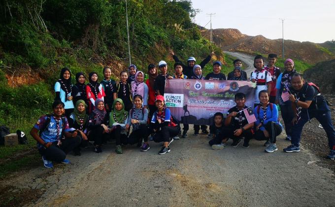 MENDAKI & MEMBERSIHKAN BUKIT TAMPALAGUS,SIPITANG