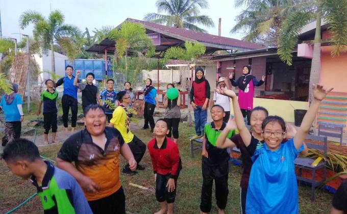 Perkhemahan Pengakap Pertama di sekolah menengah