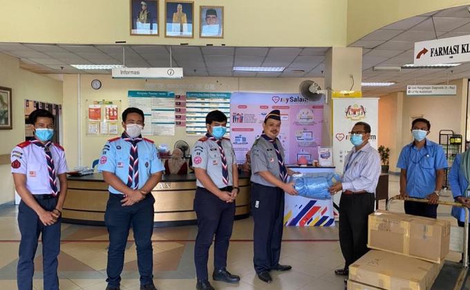 PAKAIAN UNTUK SANG WIRA