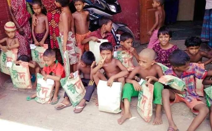 দুস্থ ও অসহায় পথশিশুদের নিয়ে ঈদ আনন্দ