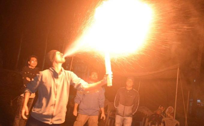 ক্যাম্প ফায়ার