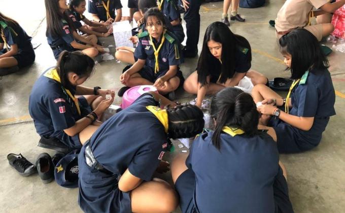 ทำเปเปอร์มาเช่บริจาคผู้ยากไร้