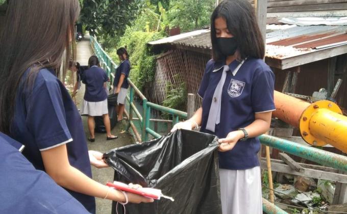 จิตอาสาเก็บขยะ