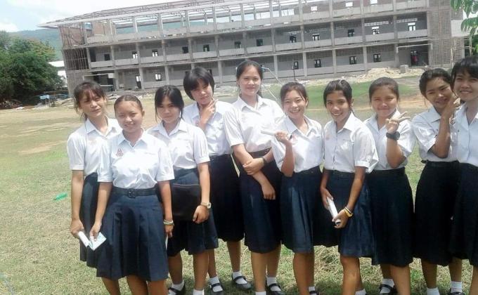 ติดธงตราสัญลักษณ์