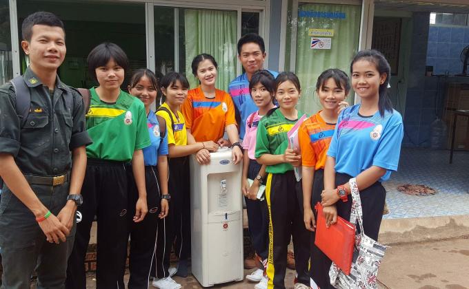 ล้างตู้กรองน้ำให้ครู