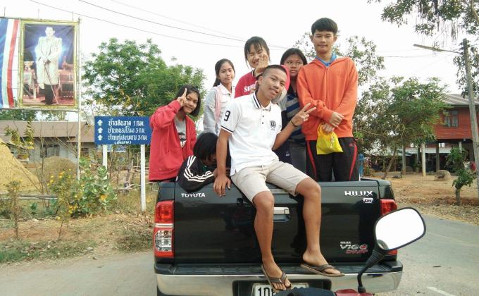 กิจกรรมเเจกน้ำดื่มให้เด็ก ในกิจกรรมปั่นจักรยานเพื่อสุขภาพ