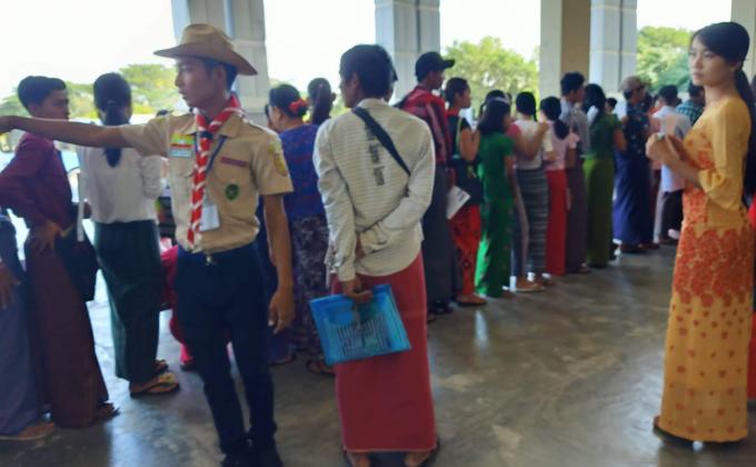 ကျောင်းအပ်လက်ခံ Volunteer