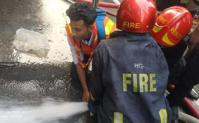 অগ্নিকান্ড কার্যক্রমে অংশগ্রহন ও সেবা প্রদান 