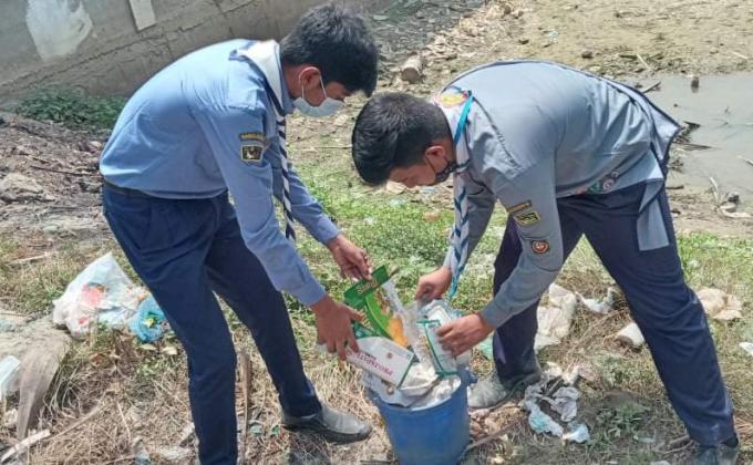 ময়লা পরিষ্কার কর্মসূচি