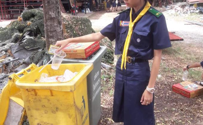 เก็บขยะภายในวิทยาลัย