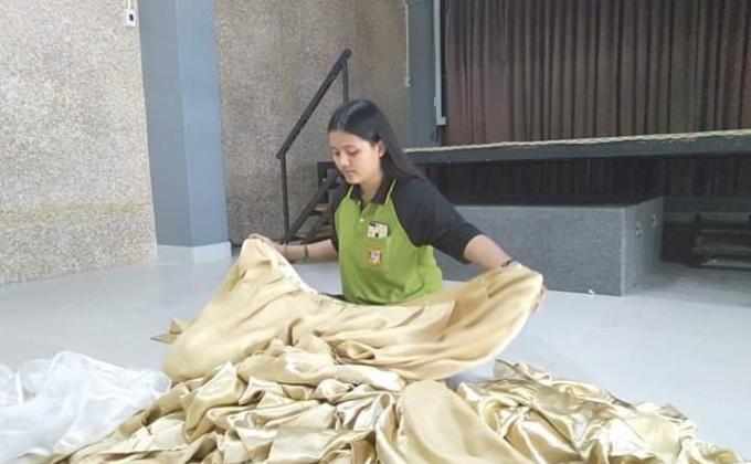 ช่วยจับจีบผ้า