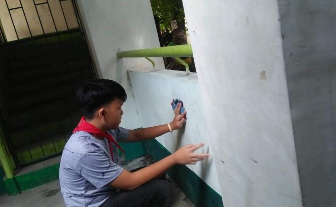 Day 2 Cleaning of Walls SWA Entry of Caloocan High School Senior Scouts