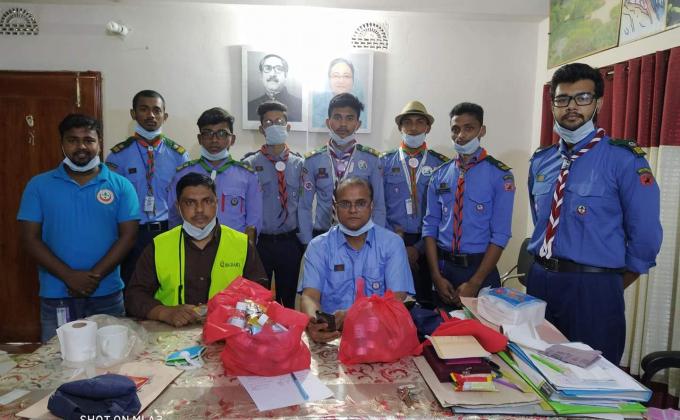 কুষ্টিয়া জেলার করোনা রেস্পন্স টিম এর সুরক্ষা সামগ্রী বিতারণ 