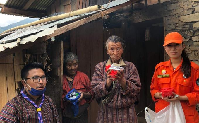 Distribution of kidu vitamin medicine for old age people for Health and Wellbeing.