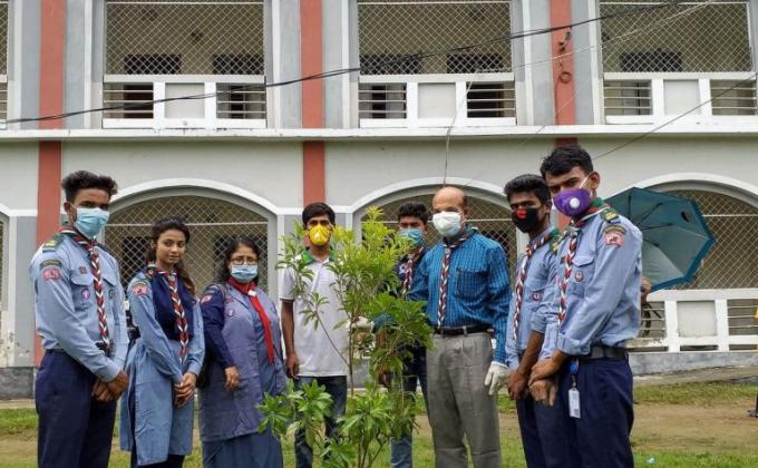 মুজিববর্ষ উপলক্ষ্যে মাগুরা আদর্শ কলেজ রোভার স্কাউট ইউনিট এর বৃক্ষ রোপন