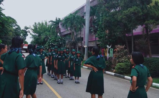 กิจกรรมสอนลูกเสือเนตรนารีโดยการฝึกใช้สัญญาณมือ