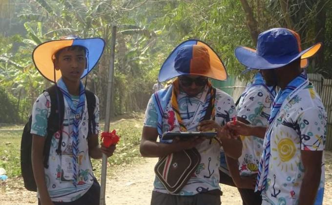 হাইকিং এ অংশ গ্রহণ 