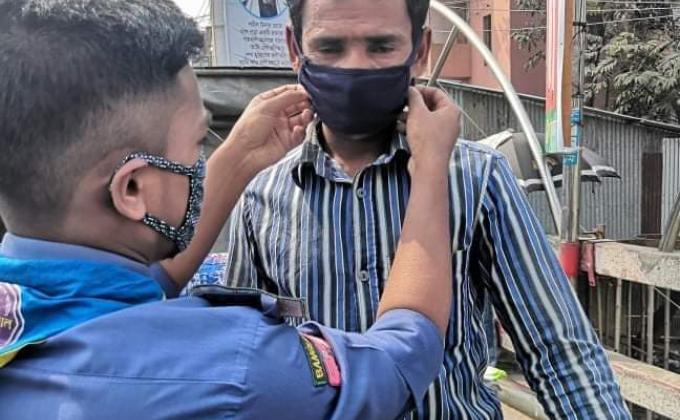 মাস্ক বিতরণ 