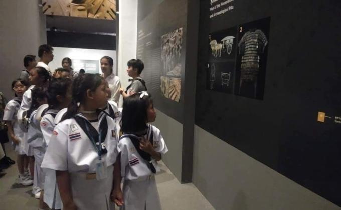 ศึกษาเรียนรู้ประวัติศาสตร์