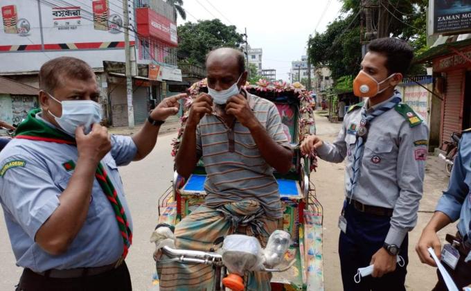 বিনামূল্য মাস্ক বিতরণ কমসূচি 