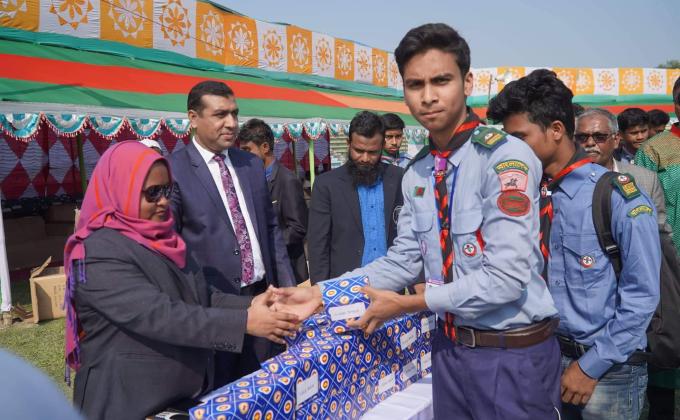 ১৬ ডিসেম্বর  মহান বিজয় দিবসে পুরস্কার গ্রহন