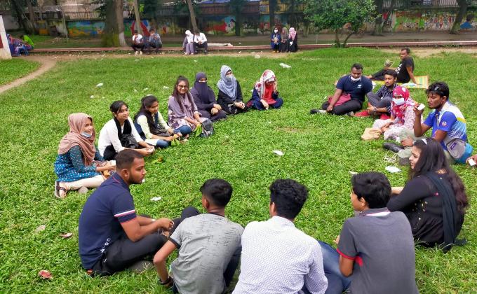 সাপ্তাহিক ক্রুমিটিং