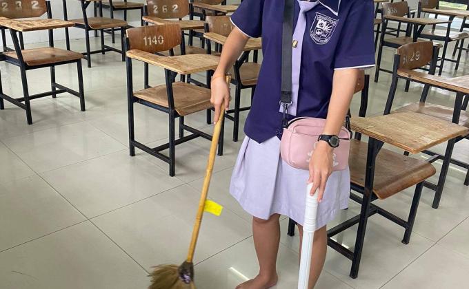 จิตอาสาทำความสะอาดห้องเรียน