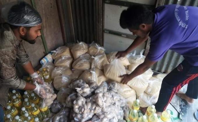 করোনা ভাইরাস দুযোগ মোকাবিলায়  অসহায় মানুষদের এান বিতরন। 