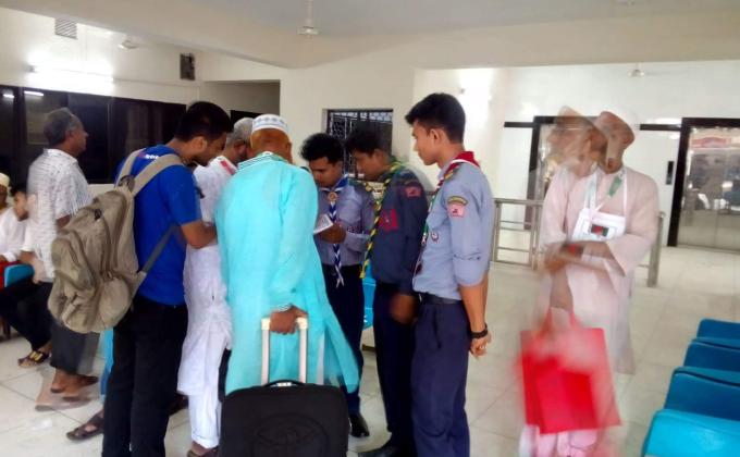 হজ ক্যাম্পে সেবা কার্যক্রমে রোভার স্কাউট  
