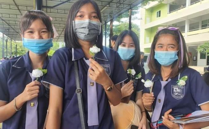  ประดิษฐ์ดอกมะลิในวันแม่