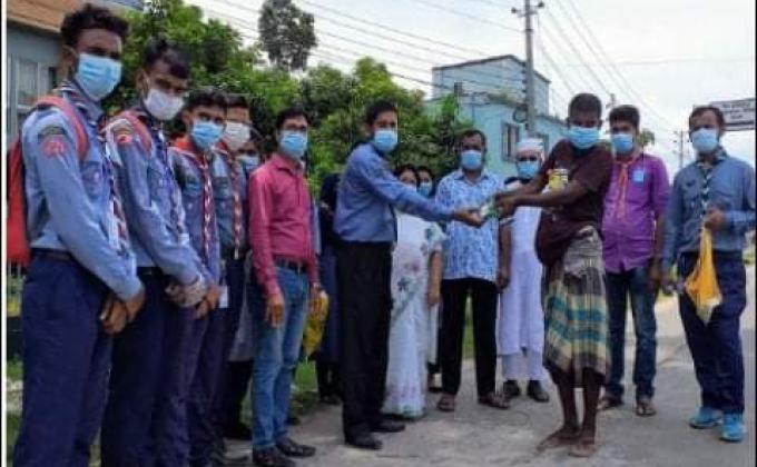  করোনা ভাইরাস মোকাবেলায় মাগুরা জেলা রোভারের সুরক্ষা সামগ্রী বিতরণ 