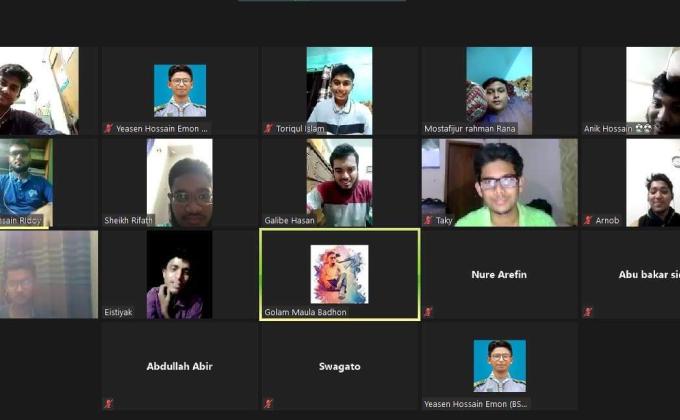 অনলাইন ক্রু মিটিং