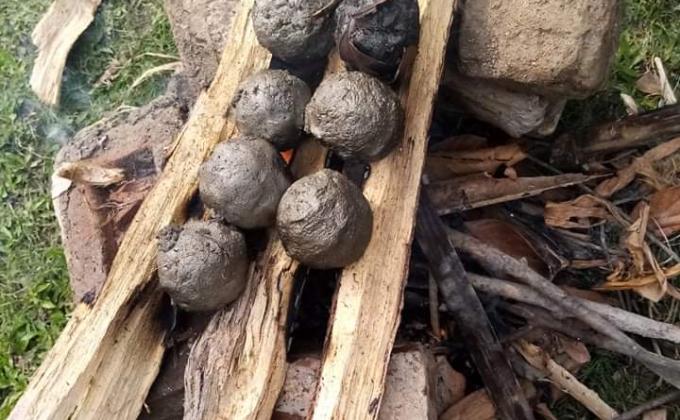 Boil eggs without pan