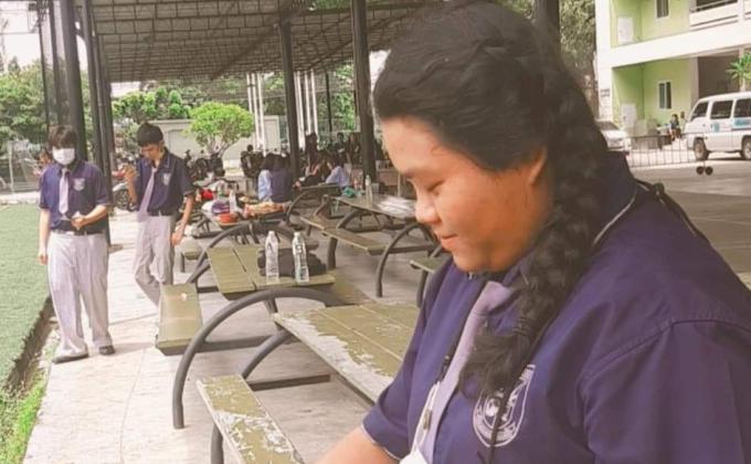 เก็บขยะไปทิ้ง