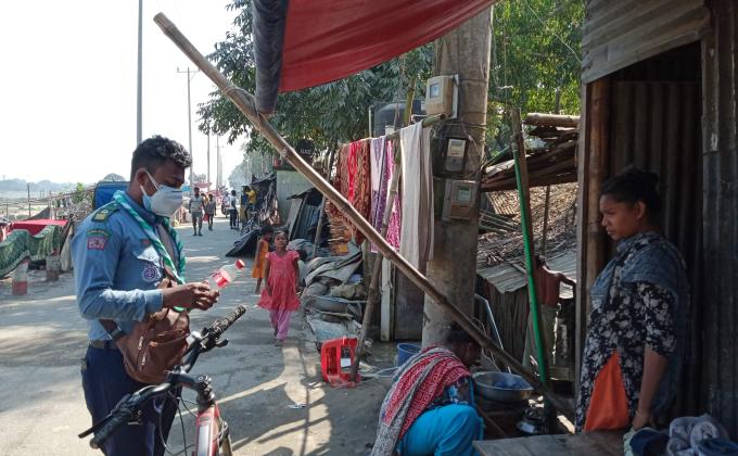 পারম্ভিক পর্যায়ে প্লাস্টিকের দূষণ রোধে সচেতন করা