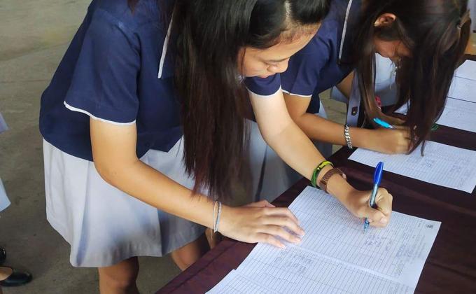 เลือกแบบเสื้อกีฬาสี