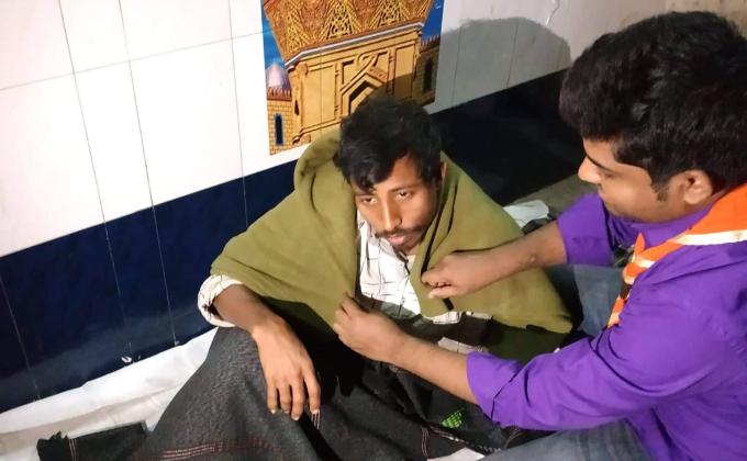 অসহায় দুস্থদের সাহায্য প্রদান