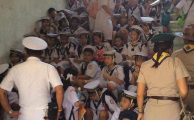 เตรียมตัวสวนสนาม