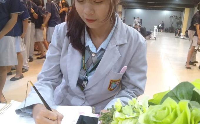 ลงนาม