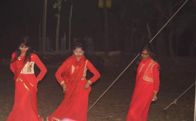 ক্যাম্প ফায়ার