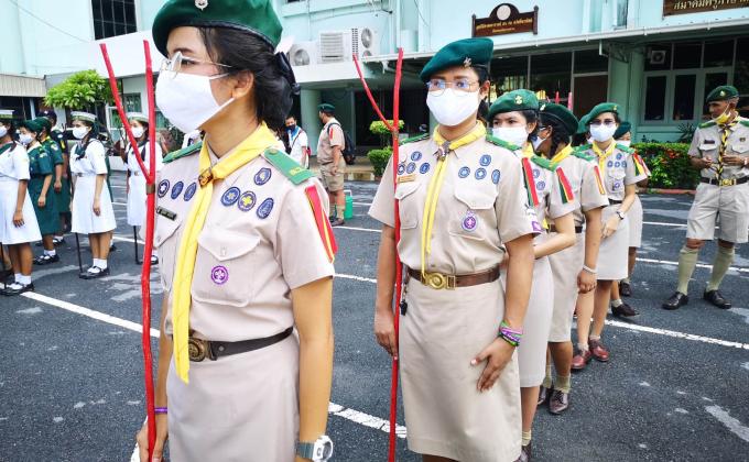 กองลูกเสือวิสามัญวิทยาลัยเทคโนโลยีพณิชยการราชดำเนิน  เดินสวนสนาม ในพิธีทบทวนคำปฏิญาณของลูกเสือ เนตรนารี  เนื่องในโอกาสวันเฉลิมพระชนมพรรษาพระบาทสมเด็จพระเจ้าอยู่หัว