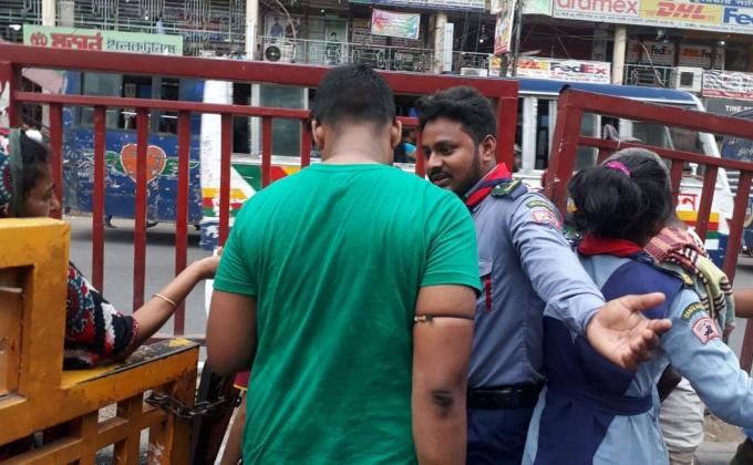 ফুটওভার ব্রিজ ব্যবহার করতে জন সাধারণ কে উদ্ভুদ্ধ করা নিয়ে কর্মসূচী